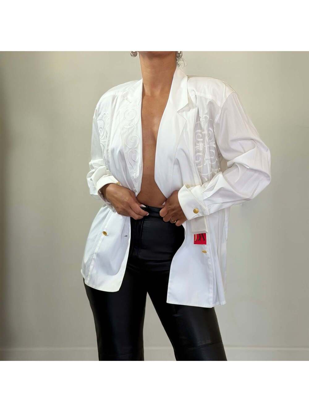 Escada - Picture 6 of 8
